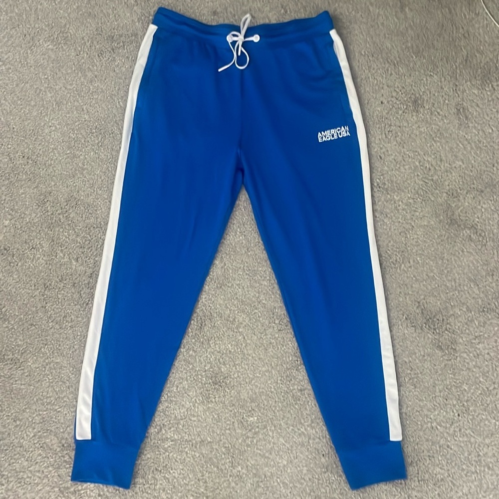 American Eagle polyster active wear- Medium